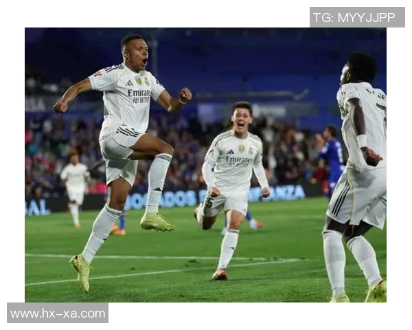 足球明星为何在赛场外频频爆发暴力行为的深层原因探讨